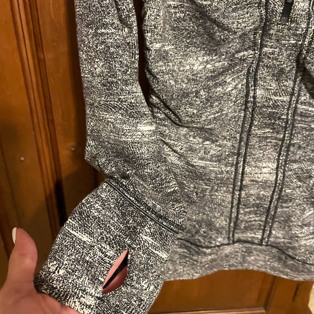 Lululemon pullover - Picture 4 of 6